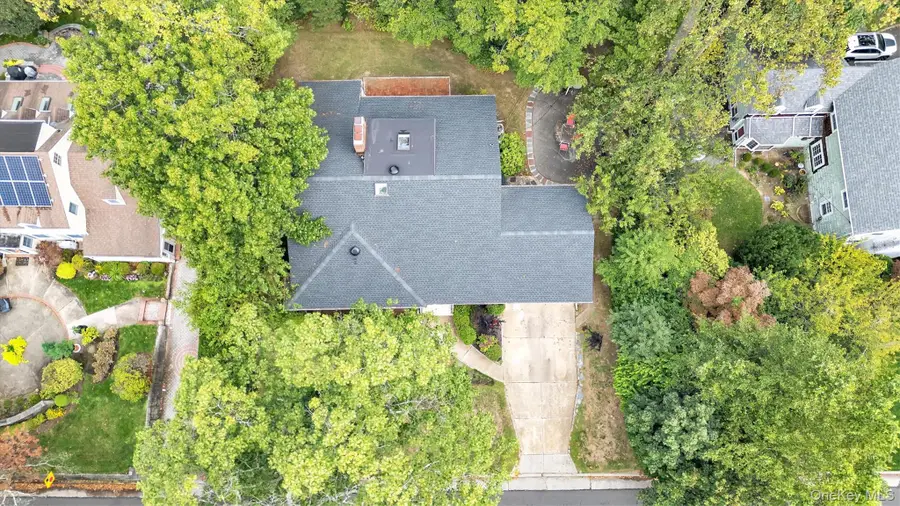 125 Colonial Road, Great Neck, NY 11021 - Image #3