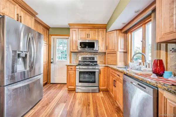 1614 Brightshore Boulevard, Bay Shore, NY 11706