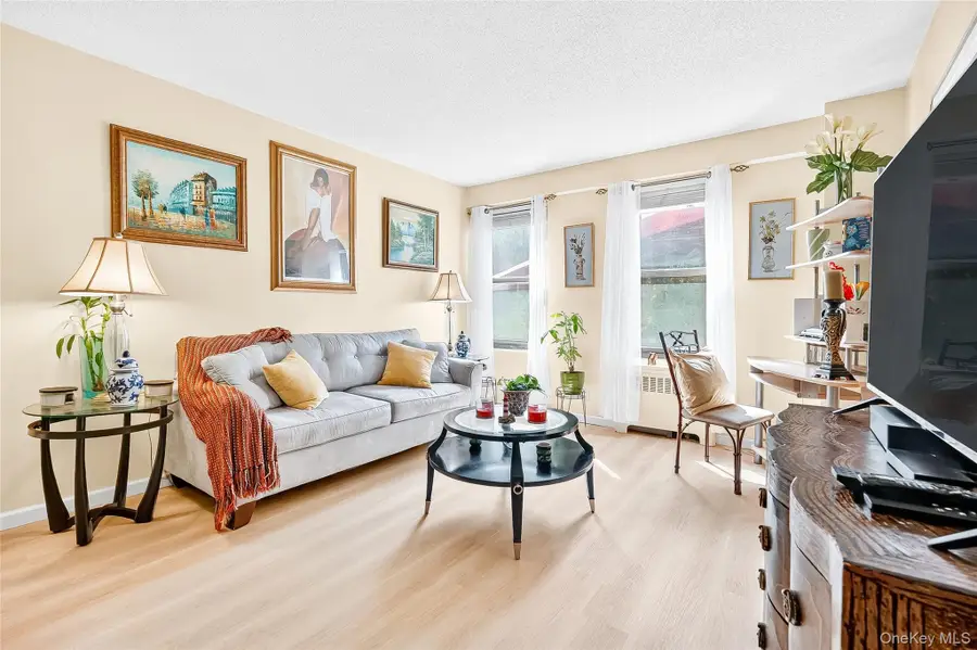 180 Pearsall Drive #1D, Mount Vernon, NY 10552 - Image #2