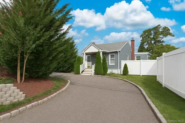 5 Bristol Street, Huntington, NY 11743