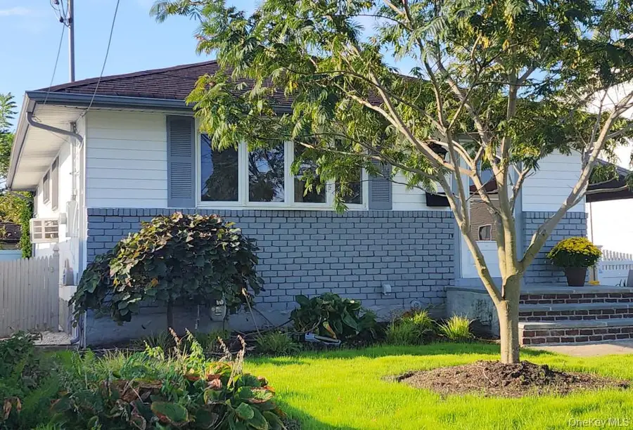 206 N Kentucky Avenue, Massapequa, NY 11758 - Image #2