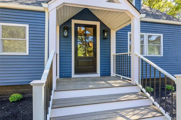 115 Weeks Avenue, Manorville, NY 11949