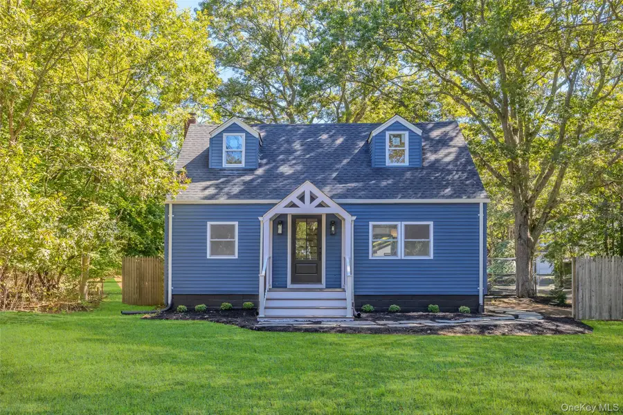 115 Weeks Avenue, Manorville, NY 11949 - Image #2