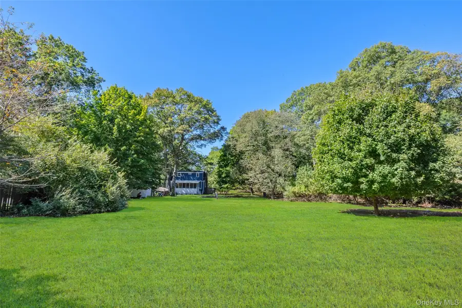 115 Weeks Avenue, Manorville, NY 11949 - Image #3