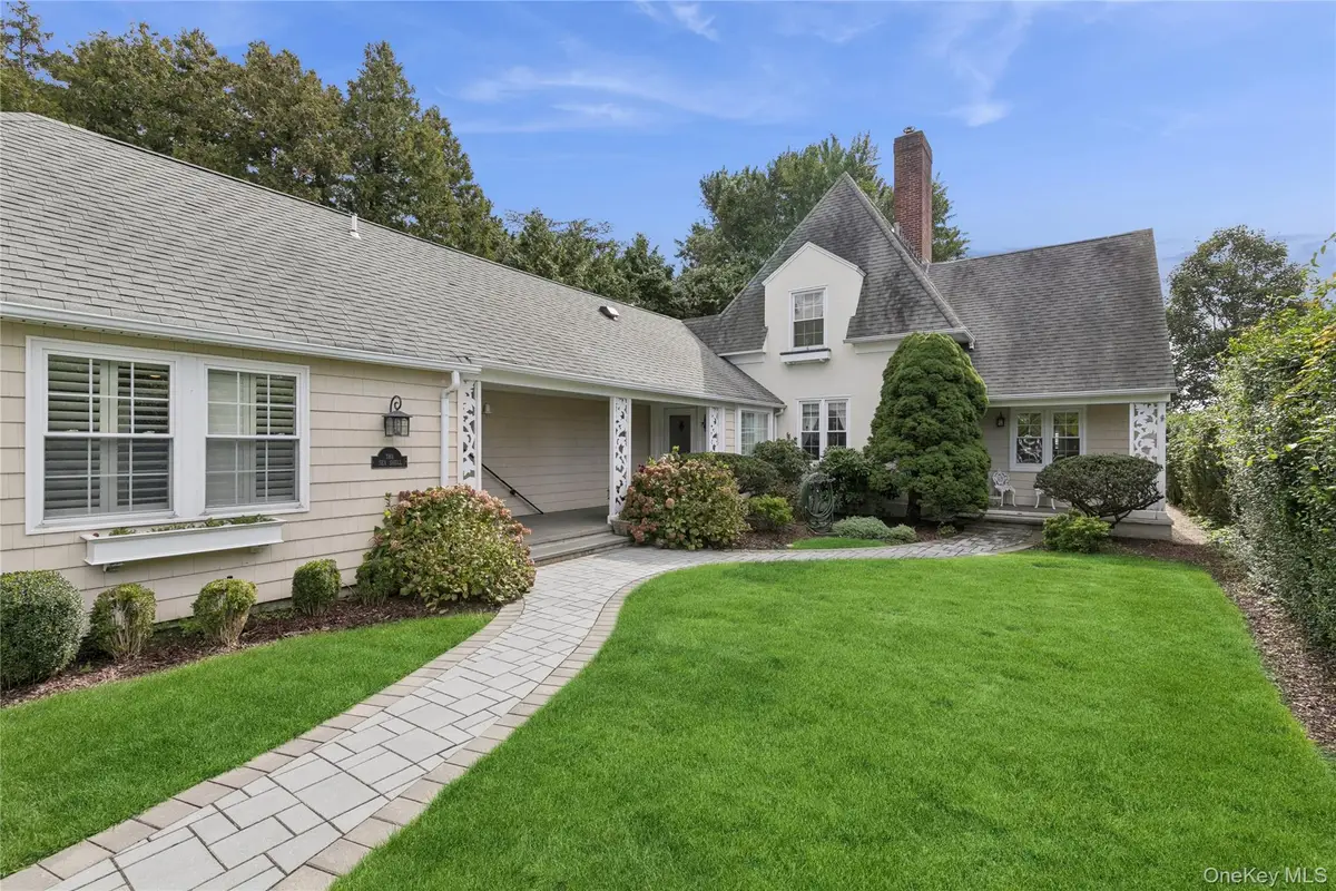 283 Main Street, Westhampton Beach, NY 11978 - Image #1