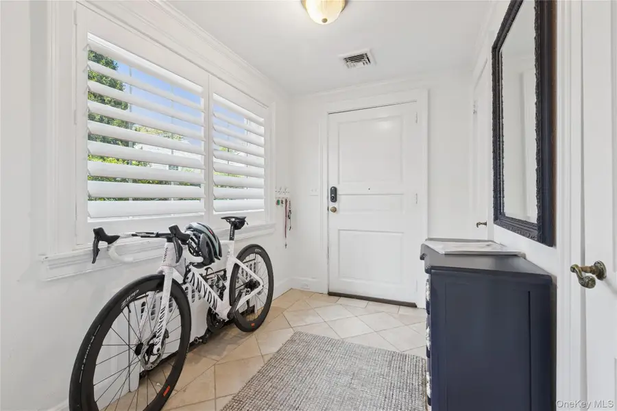 283 Main Street, Westhampton Beach, NY 11978 - Image #3