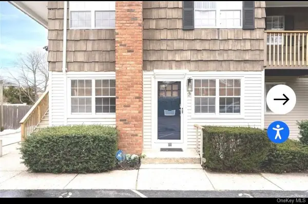 40 Canoe Place #3, Hampton Bays, NY 11946