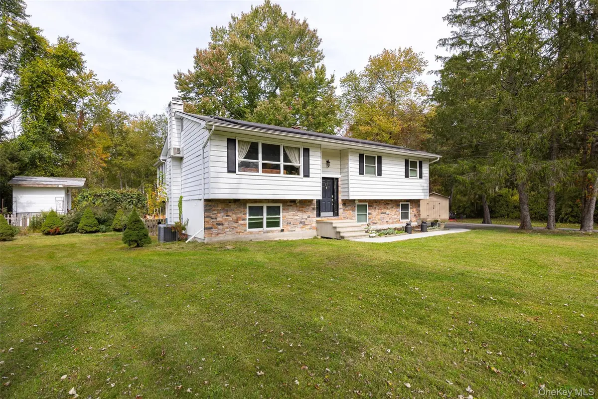 22 Lenart Place, Hopewell Junction, NY 12533 - Image #1