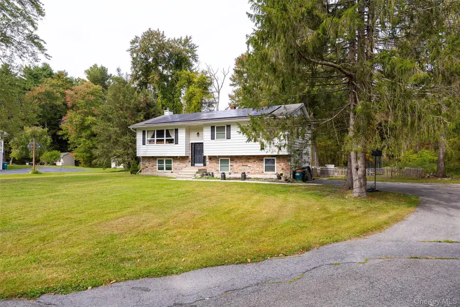 22 Lenart Place, Hopewell Junction, NY 12533 - Image #2