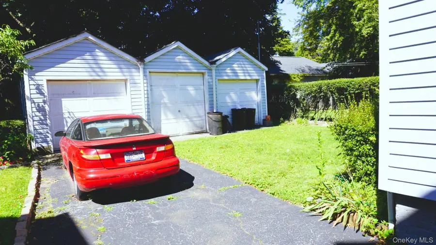 20 Pelhamside Drive, New Rochelle, NY 10801 - Image #3