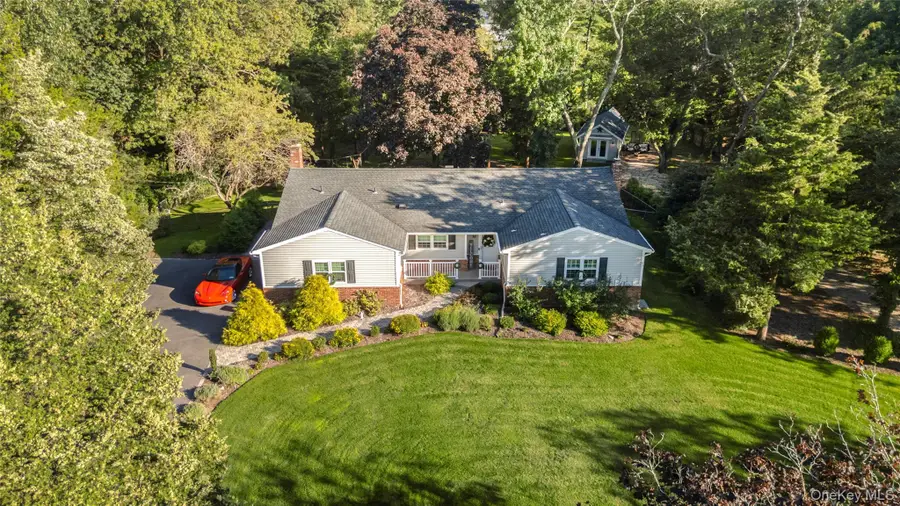 9 Piper Court, Saint James, NY 11780 - Image #2