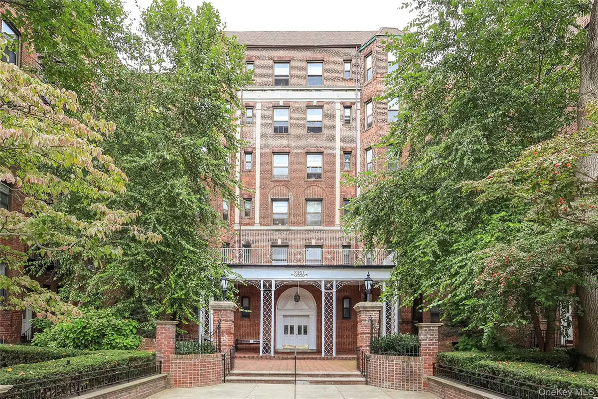 84-51 Beverly Rd #2W, Kew Gardens, NY 11415 - Image #1