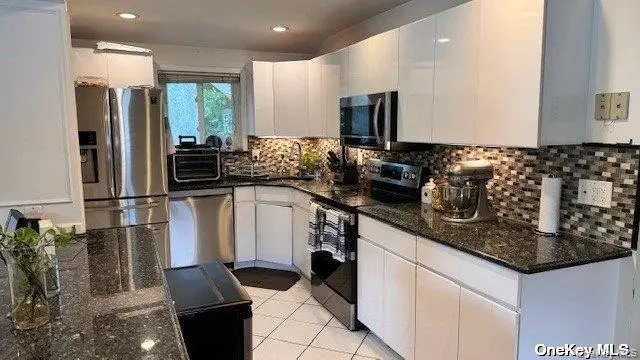 12 Deamer Court, Huntington Station, NY 11746 - Image #3