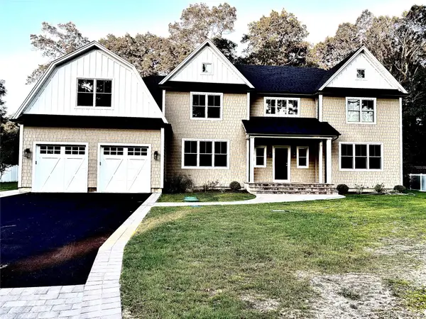 165 Main Avenue, Lake Grove, NY 11755