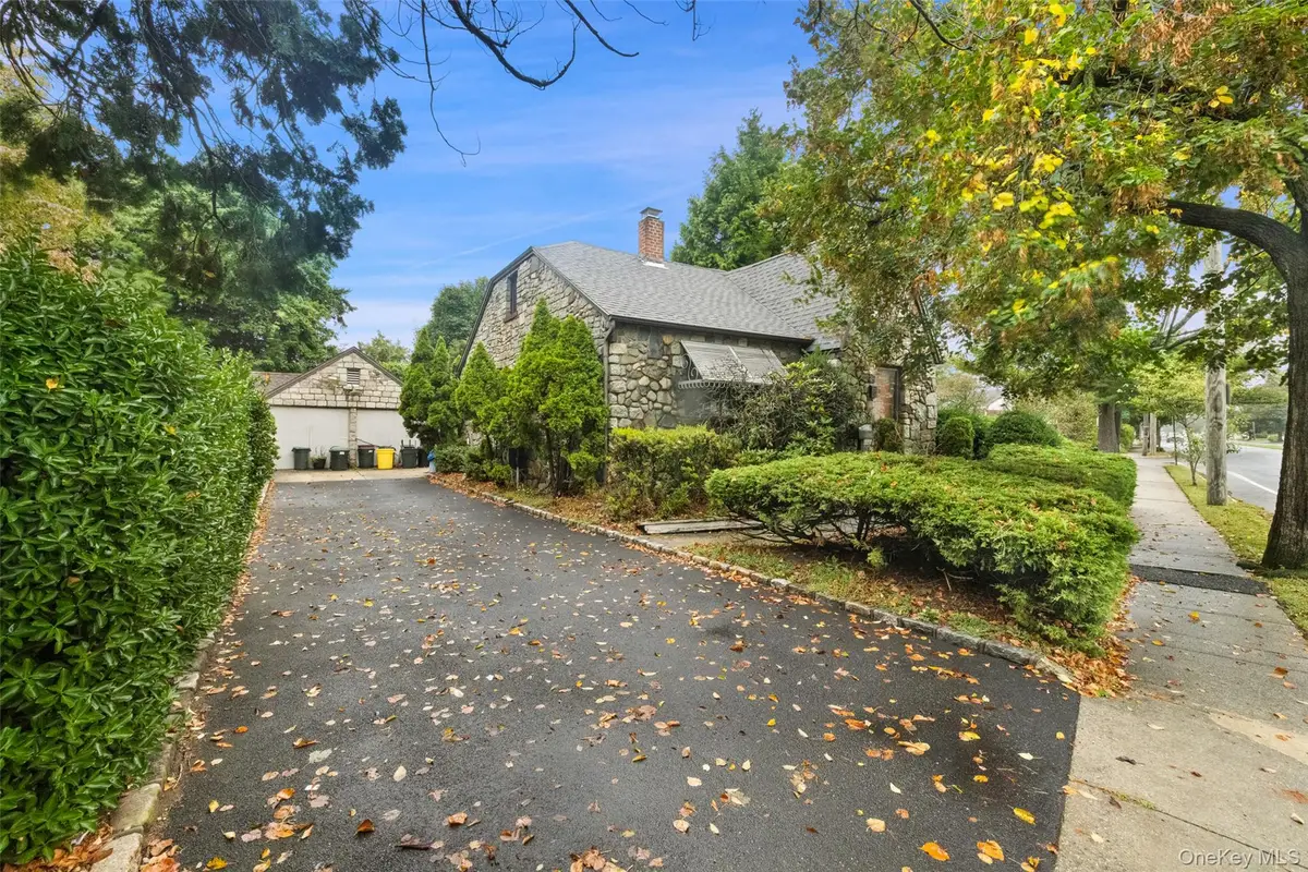 530 Jerusalem Avenue, Hicksville, NY 11801 - Image #1