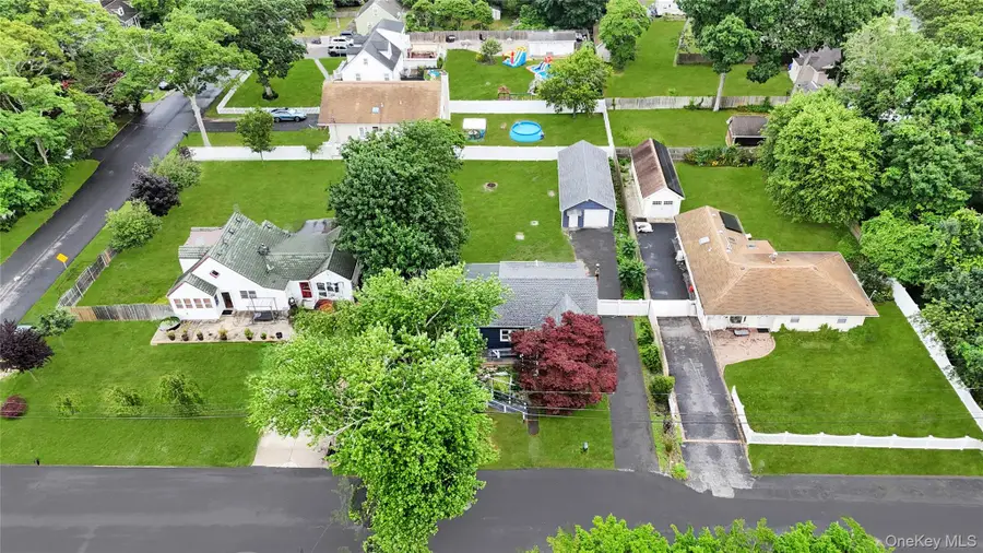 17 Pinetree Drive, Shirley, NY 11967 - Image #2