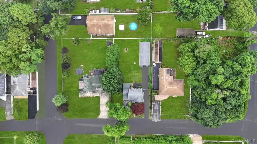 17 Pinetree Drive, Shirley, NY 11967 - Image #3