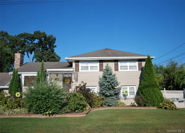 295 W 4th Street, Deer Park, NY 11729