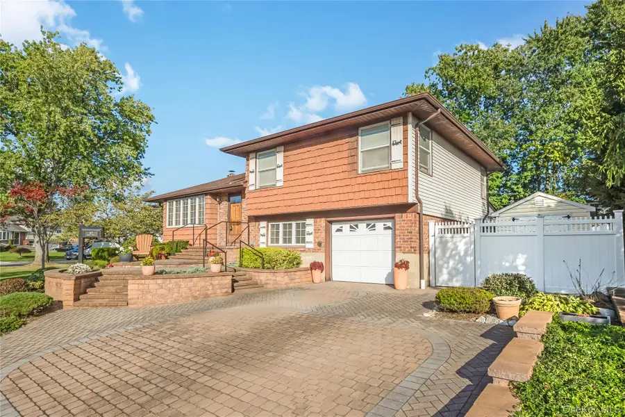 40 Damin Drive, Farmingdale, NY 11735 - Image #3