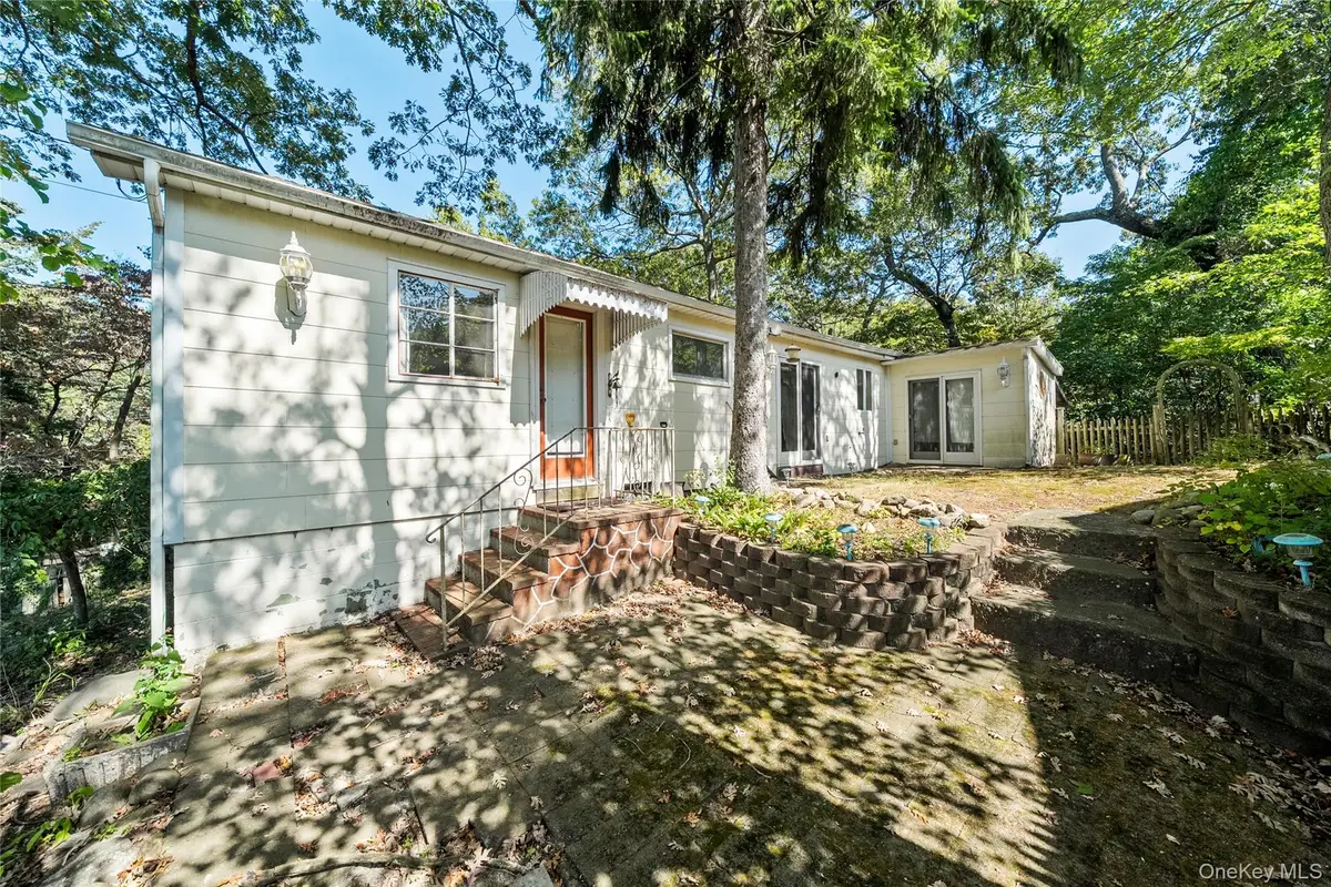 14 Whitestone Road, Sound Beach, NY 11789 - Image #1
