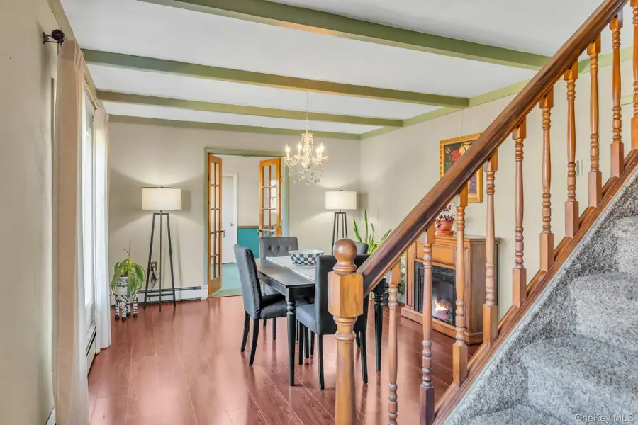 160 Old Farm Road, Levittown, NY 11756 - Image #3