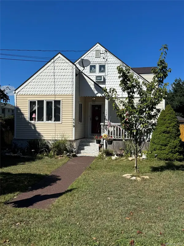 119 Rugby Drive E, Shirley, NY 11967