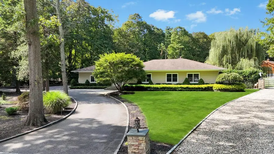 109 Oakside Drive, Smithtown, NY 11787 - Image #3