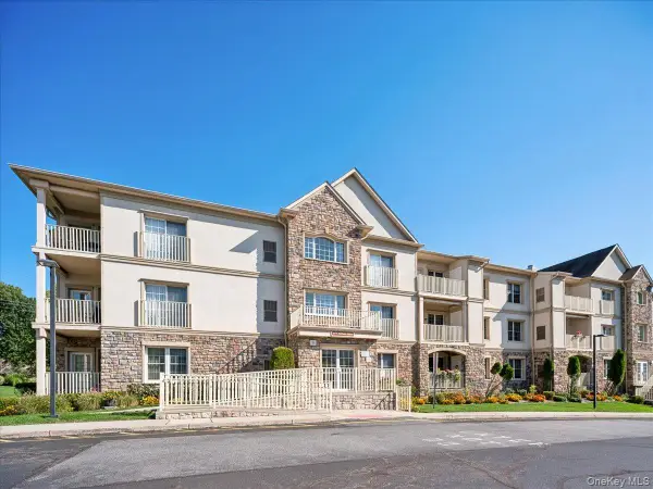 28 N De Baun Avenue #208, Airmont, NY 10901