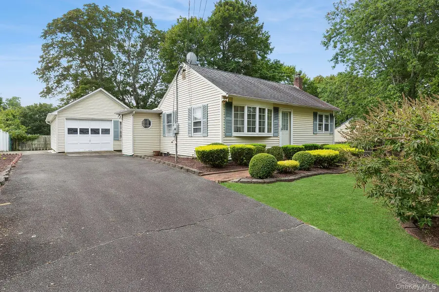 1645 Ruth Road, Mattituck, NY 11952 - Image #2