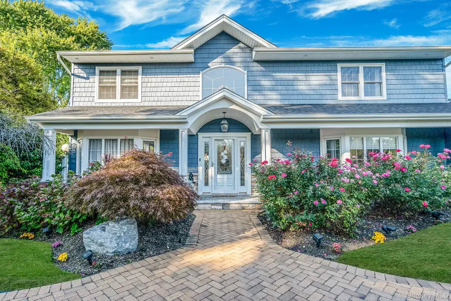 31 Dillon Drive, Dix Hills, NY 11746 - Image #2