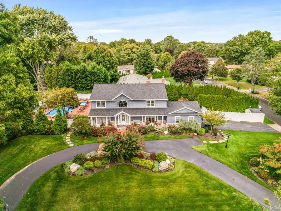 31 Dillon Drive, Dix Hills, NY 11746 - Image #3