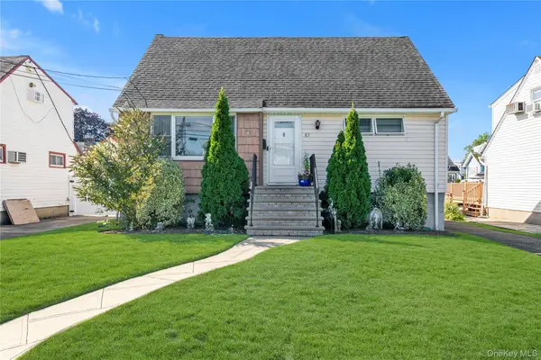 87 Montgomery Avenue, Oceanside, NY 11572