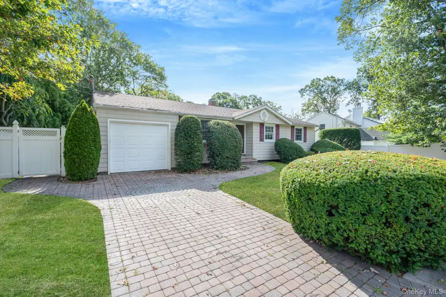 32 Seaman Neck Road, Dix Hills, NY 11746 - Image #2