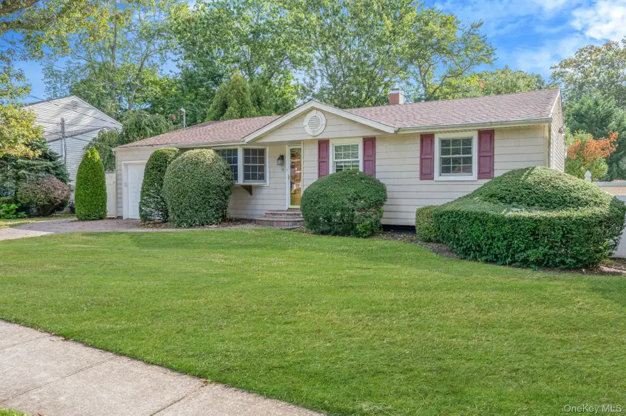 32 Seaman Neck Road, Dix Hills, NY 11746 - Image #3