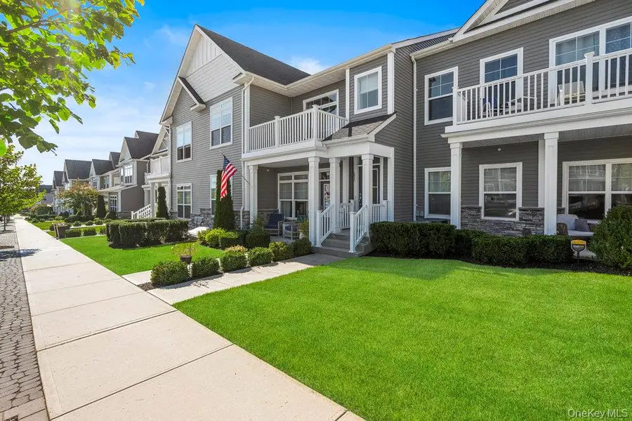 295 Silver Timber Drive, Yaphank, NY 11980 - Image #2