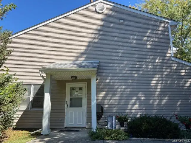 35 Deer Crossing Drive, Fishkill, NY 12524 - Image #1