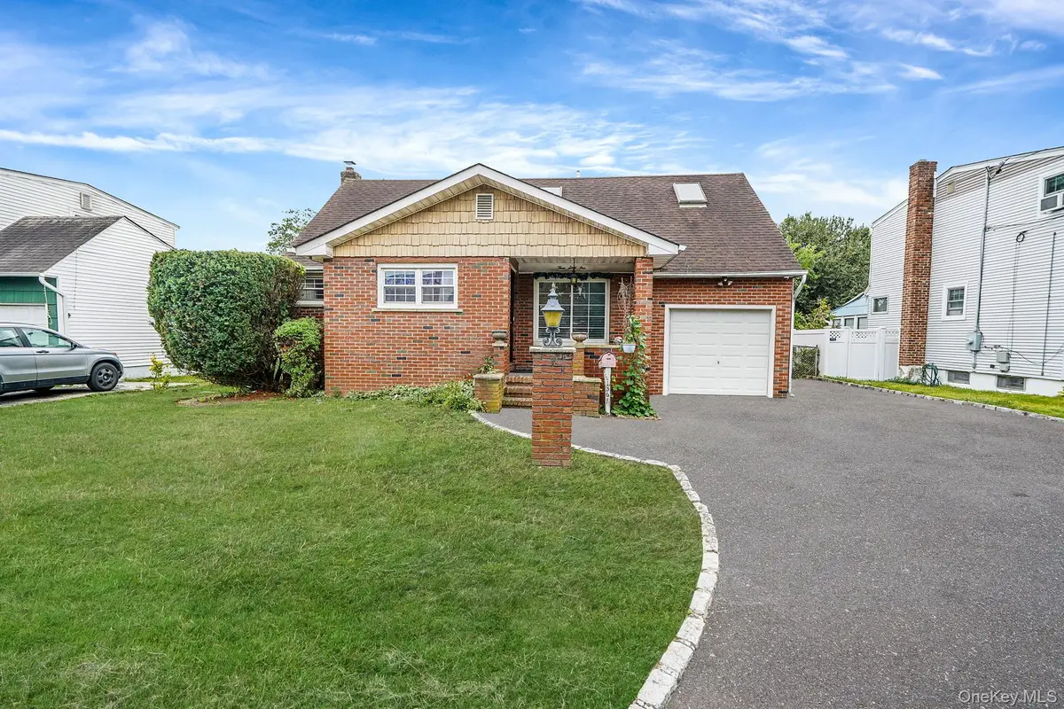 361 35th Street, Lindenhurst, NY 11757 - Image #1