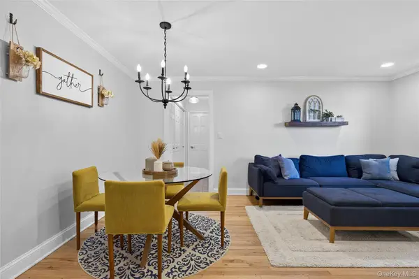 8 Terrace Circle #1B, Great Neck, NY 11021