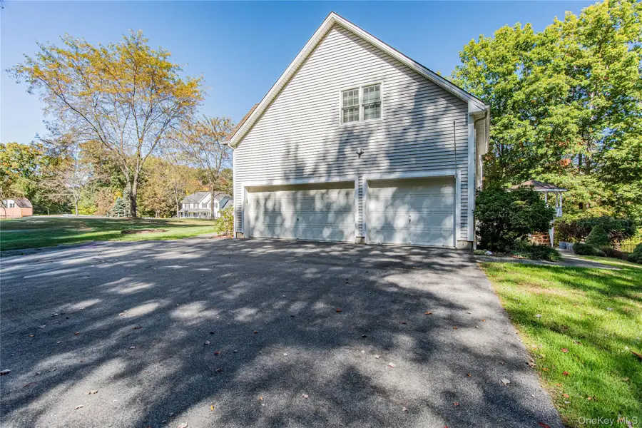 16 Avalon Court, Hopewell Junction, NY 12533 - Image #2