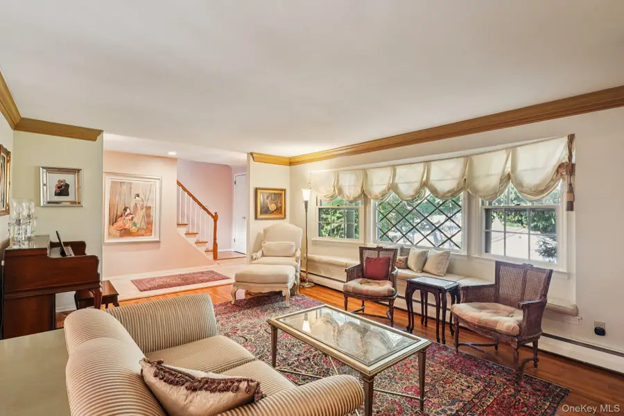 7 Maxwell Court, Huntington, NY 11743 - Image #3