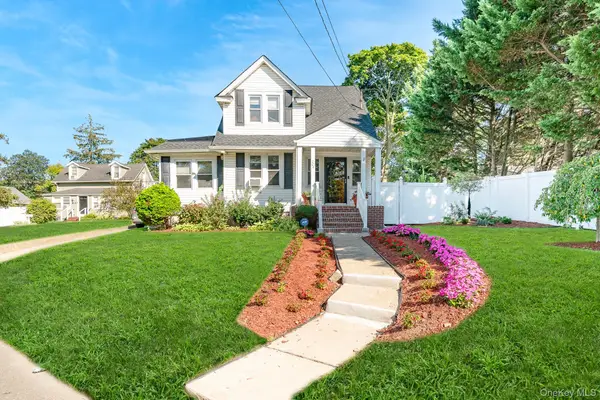 724 Foxhurst Road, Baldwin, NY 11510