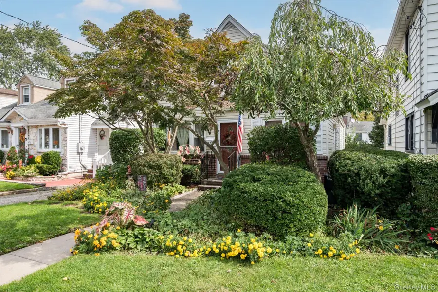 492 Nassau Boulevard, Williston Park, NY 11596 - Image #2