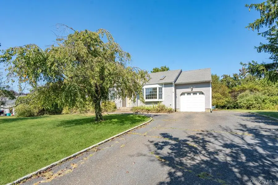 152 Baywood Drive, Baiting Hollow, NY 11933 - Image #3