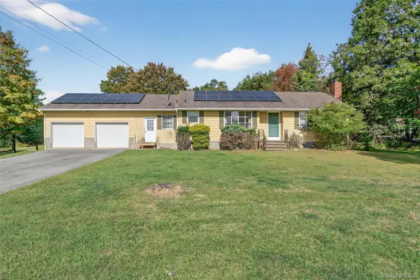 438 Mountain Road, Bloomingburg, NY 12721