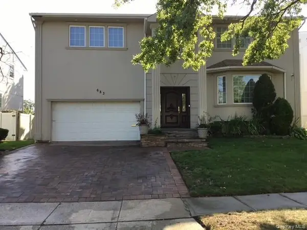 683 VAN DAM STREET Van Dam Street, North Woodmere, NY 11581-3521