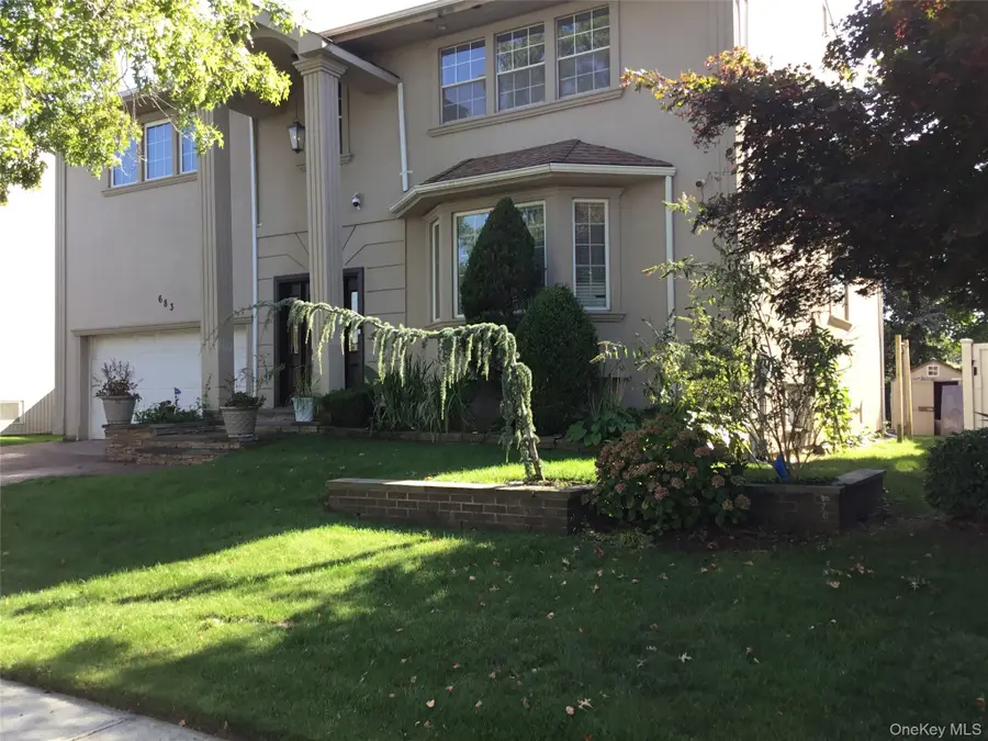 683 VAN DAM STREET Van Dam Street, North Woodmere, NY 11581-3521 - Image #2