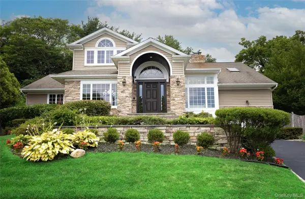 10 Hazelwood Court, Jericho, NY 11753