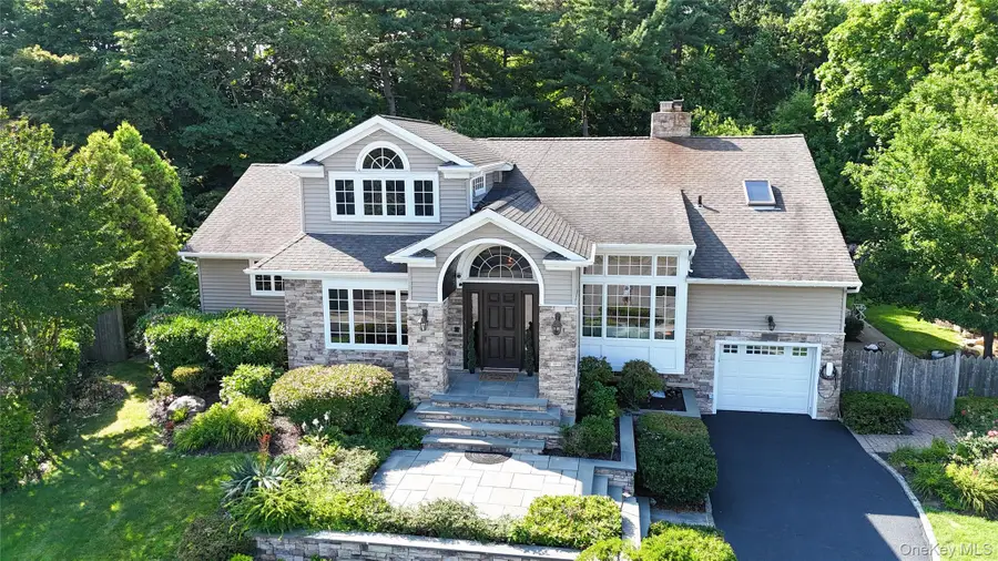 10 Hazelwood Court, Jericho, NY 11753 - Image #2