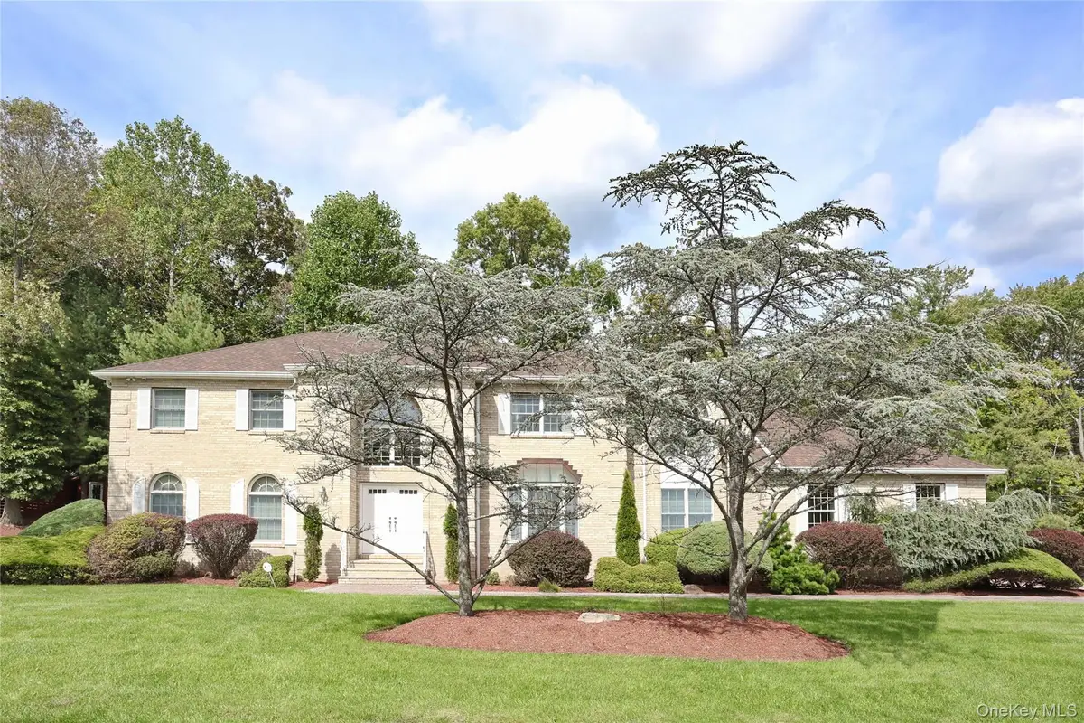 8 Ronwood Road, Chestnut Ridge, NY 10977 - Image #1