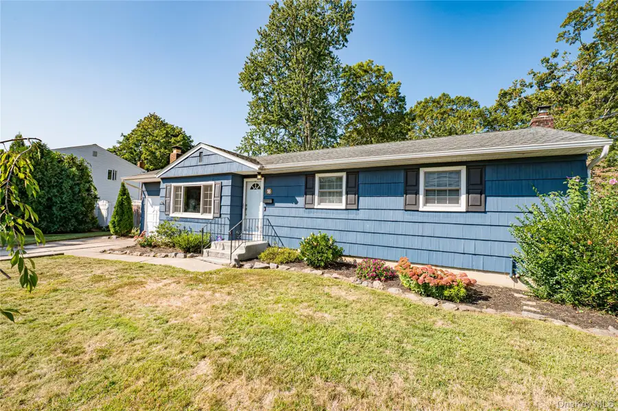 16 Adams Place, West Islip, NY 11795 - Image #2